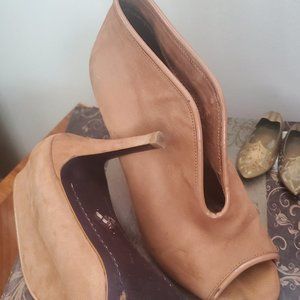 Designer Rachel Roy Size 6M Cut Out Toe High Heel Shoes